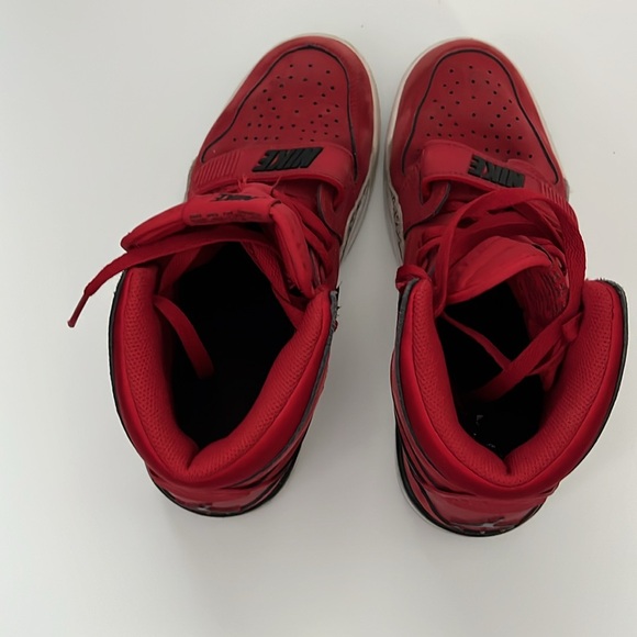 2018 Jordan Legacy 312 Toro. Red/Black. Men’s 8. Good used condition! - Picture 9 of 14